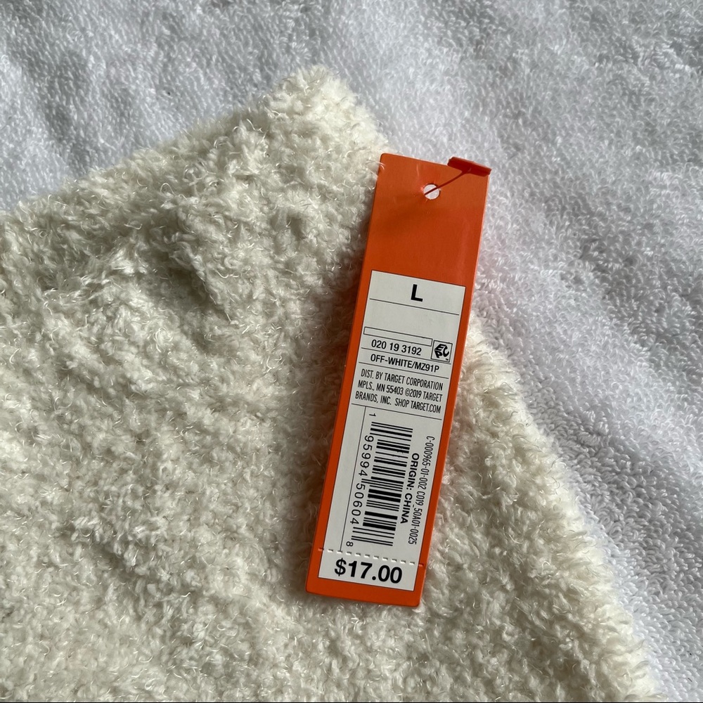 Colsie Cream Terry Knit Women’s Shorts. Size L. NWT - Picture 3 of 5